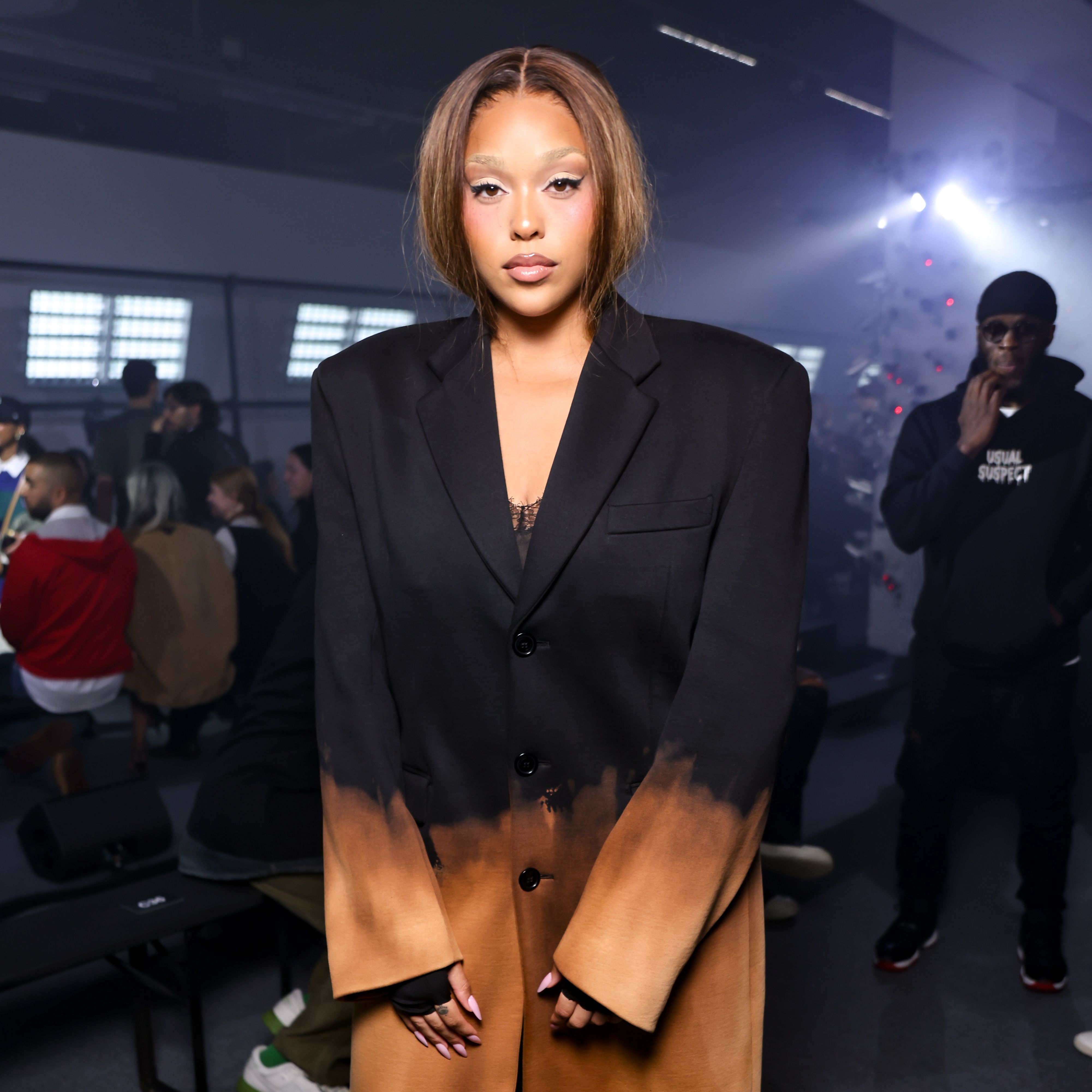 Vetements: Front Row - Paris Fashion Week - Womenswear Spring-Summer 2025 vetements: front row paris fashion week womenswear spring summer 2025